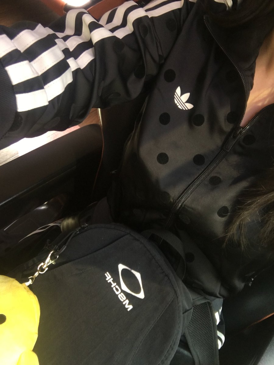 aftersunsetview's tweet photo. 도트 ♡ 아디다스 ♡ 나 https://t.co/xccIJ5AMFv