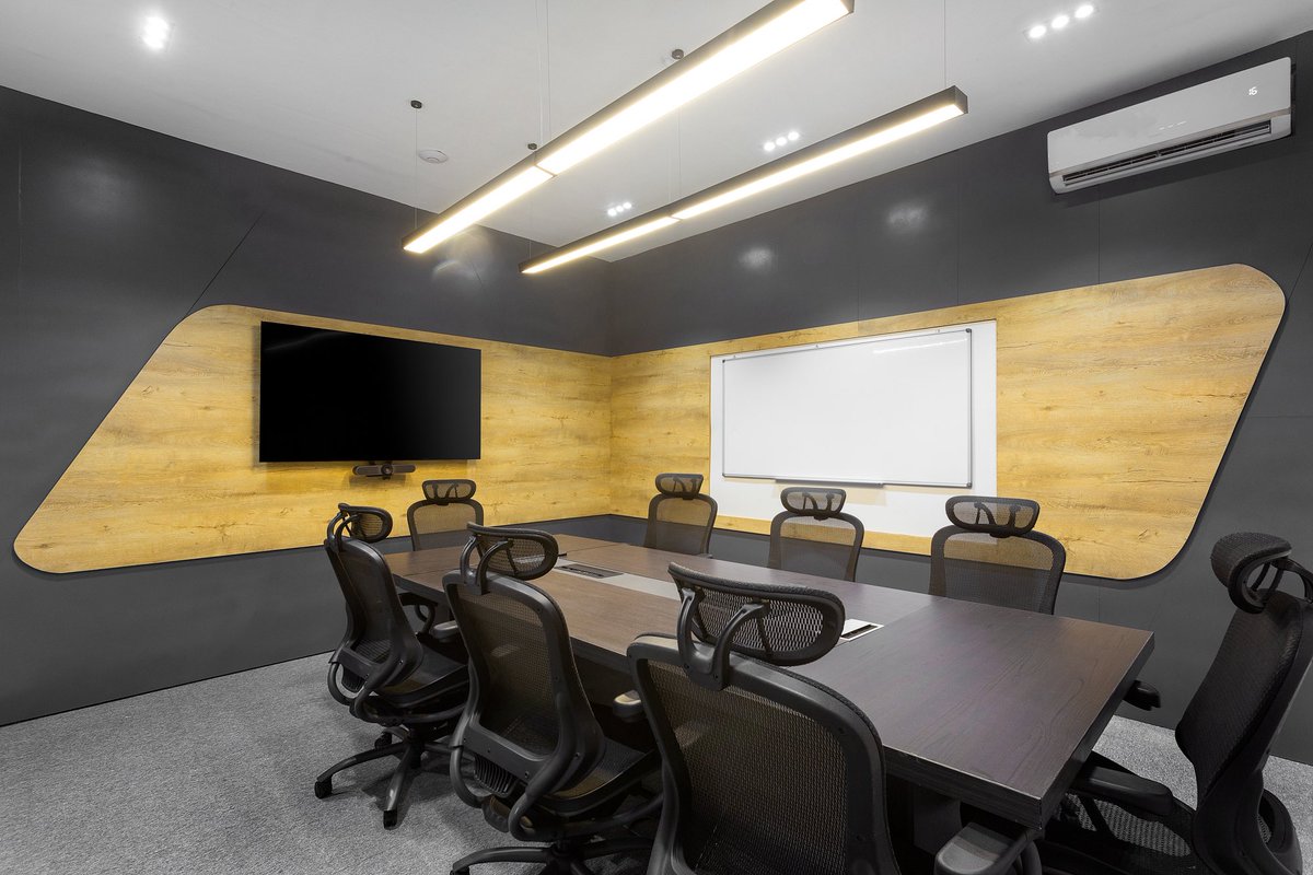 dhkdesigns_'s tweet image. We believe the environment sets the tone for the breakthrough. From high-focus boardrooms to creative huddle pods, we design for the "win." 

Which DHK designed meeting vibe would you choose for a 3-hour strategy session? 🧐
#office #interiordesign #workspace