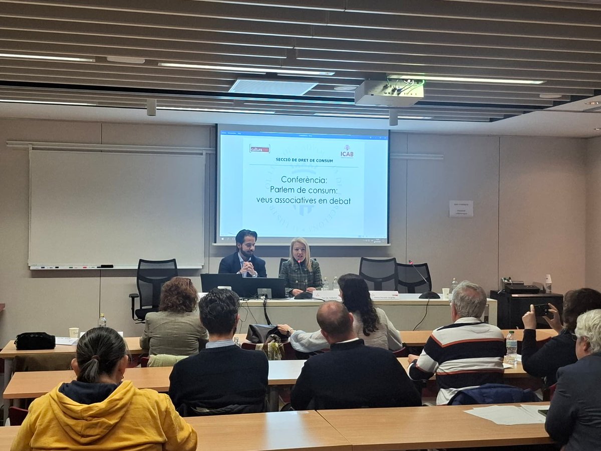 ICABarcelona's tweet photo. 🛒 Analitzem els reptes actuals del dret del consum en habitatge, intel·ligència artificial i salut en la jornada 'Parlem de consum: veus associatives en debat', amb la participació de @Sylvie56417153 i @AlbertGarretaM, presidenta i secretari de la Secció de Dret del Consum. https://t.co/B6viSfShgI