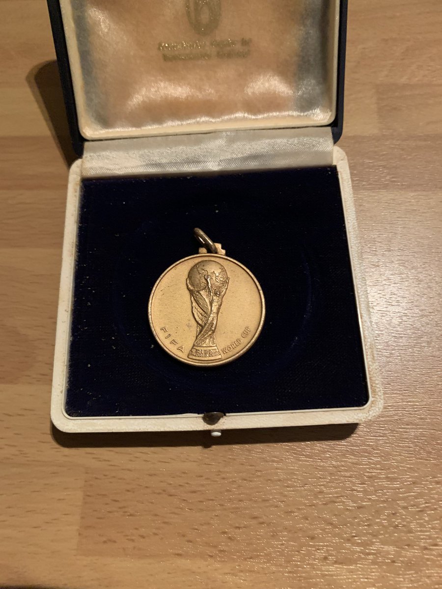 FNanni67's tweet photo. My dad’s medal from the fifa World Cup 1978 😊 https://t.co/E5D5cCgV57