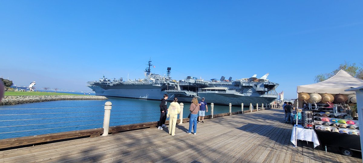 TankTreader's tweet photo. YEAA I finally made it out to and onto an aircraft carrier https://t.co/At8ahJTebM