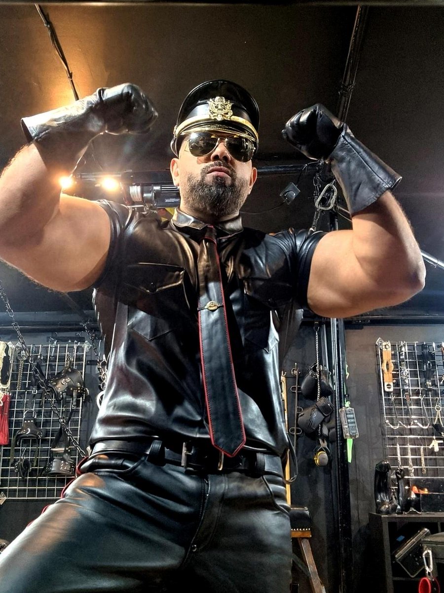 Master Bator BOW DOWN! SUBMIT! SERVE! WORSHIP THE SUPERIOR MUSCLES F@GG♡T! Teams ...