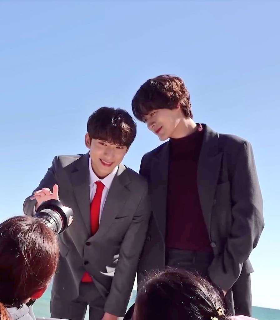 나의 햇살아 사랑해

#두근_다가온_세번째_봄날
#흠뻑_물들어버린_3년의_시간
#소복_쌓여가는_드연담_사랑