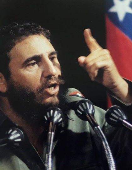🗣️🇨🇺| Fidel Castro: "Un pueblo como este merece un lugar en la historia, un lugar en la gloria. 
¡Un pueblo como este merece la victoria!"
¡Patria o Muerte! ¡Venceremos!✊

#CubaEstáFirme #100AñosConFidel
<a href="/CubaMined/">MINED</a> <a href="/dpestgo/">DGE Santiago de Cuba</a> <a href="/FrenteDme/">Dirección General de Educación Tercer Frente</a>