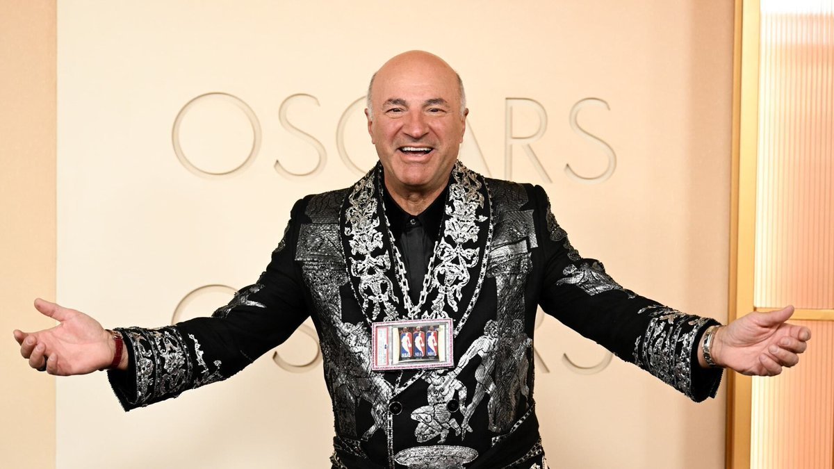 Molly Ploofkins tweet media