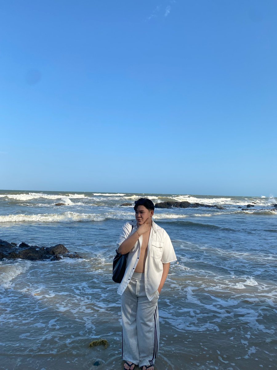 kan772008's tweet photo. Em và Biển🌊🌊 https://t.co/1DHIzQPjCU