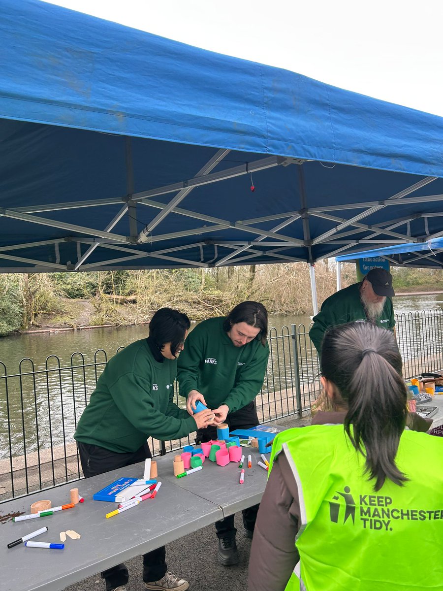 MCRparks_'s tweet photo. Fantastic day at the Premier Event for the Great British Spring Clean, amazing to see so many people getting stuck in and supporting the campaign! 🚮

It was also a great chance for us to debut our brand-new uniforms and branded vans!💚

#GBSpringClean  #MCRSpringClean26 https://t.co/ijx1ezOSyI
