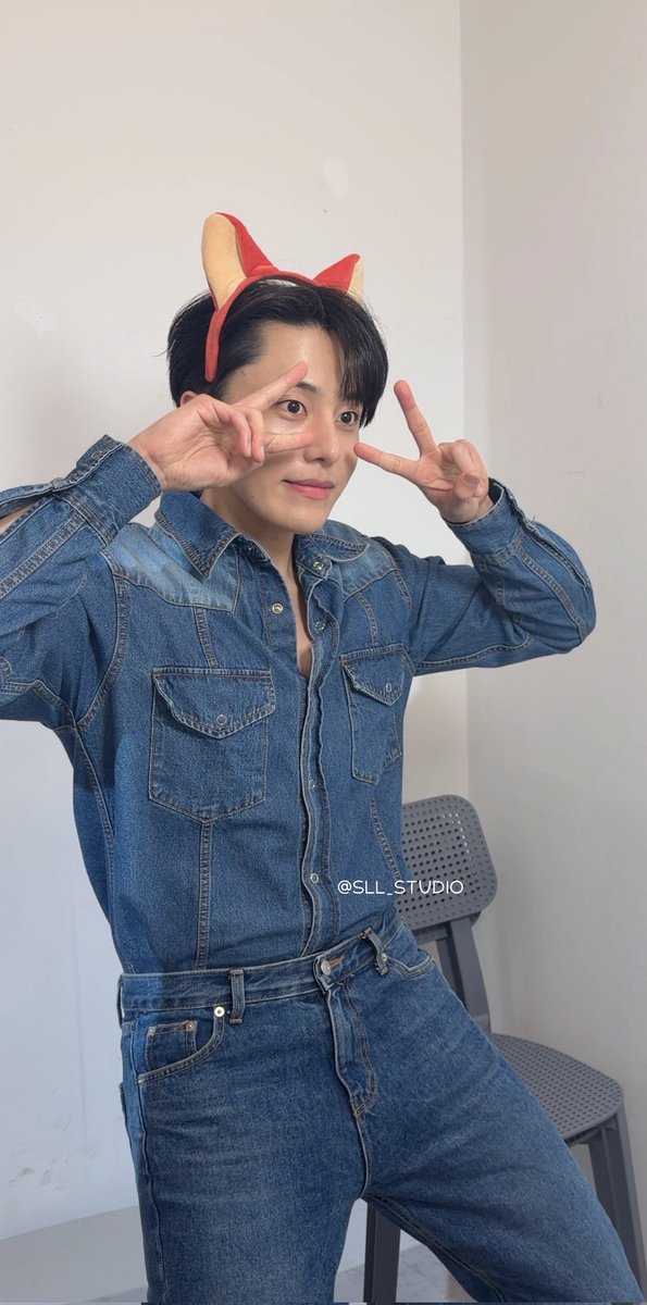 SLL_Studio's tweet photo. 𝗝𝗘𝗢𝗡𝗚𝗚𝗬𝗨 𝟵𝗧𝗛 𝗔𝗡𝗡𝗜𝗩𝗘𝗥𝗦𝗔𝗥𝗬 𝗘𝗩𝗘𝗡𝗧

₊˚⊹⁠♡꒰ა ɢʏᴜ ᴀɪʀ ✈️ᯓ ໒꒱♡⊹⁠˚₊ 

규에어 항공 ‘JG316’ 편 
1일차, 임정규 배우가 탑승 수속을 완료하였습니다 - .ᐟ

#규에어항공_이륙합니다
#정규의데뷔9주년을축하해 https://t.co/LACYC9gLDF