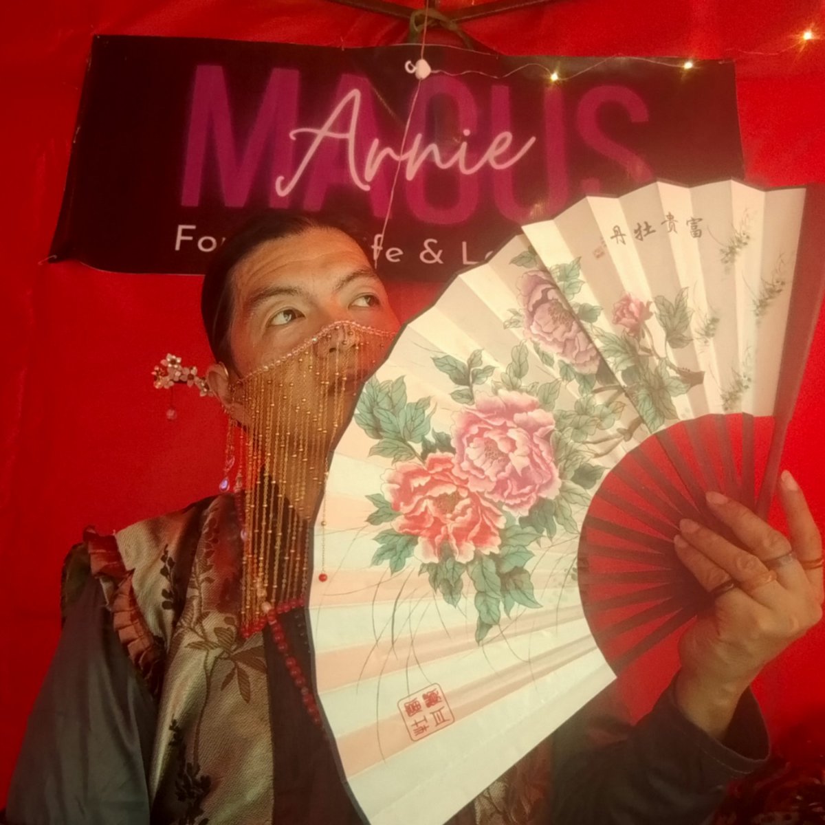 arn1eA's tweet image. Me and my fans.

#handfans