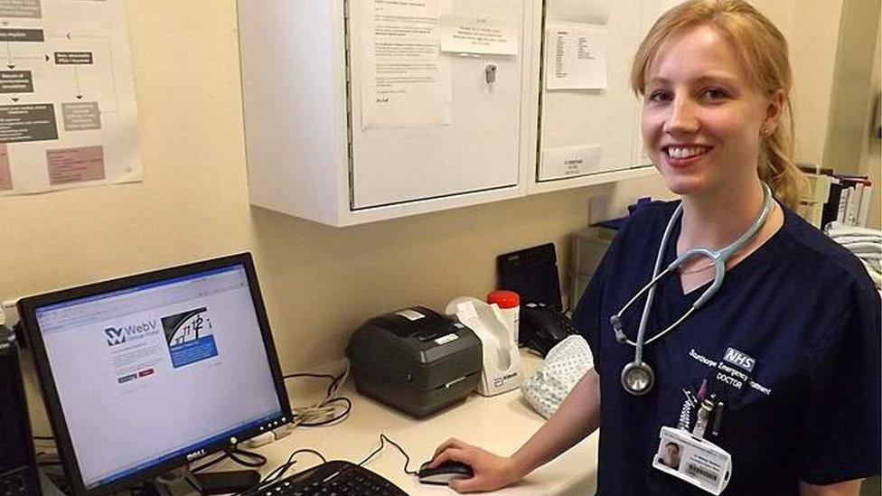 2025'te İngiltere'deki her 6 doktordan biri fiziksel saldırıya uğradı. - BMJ