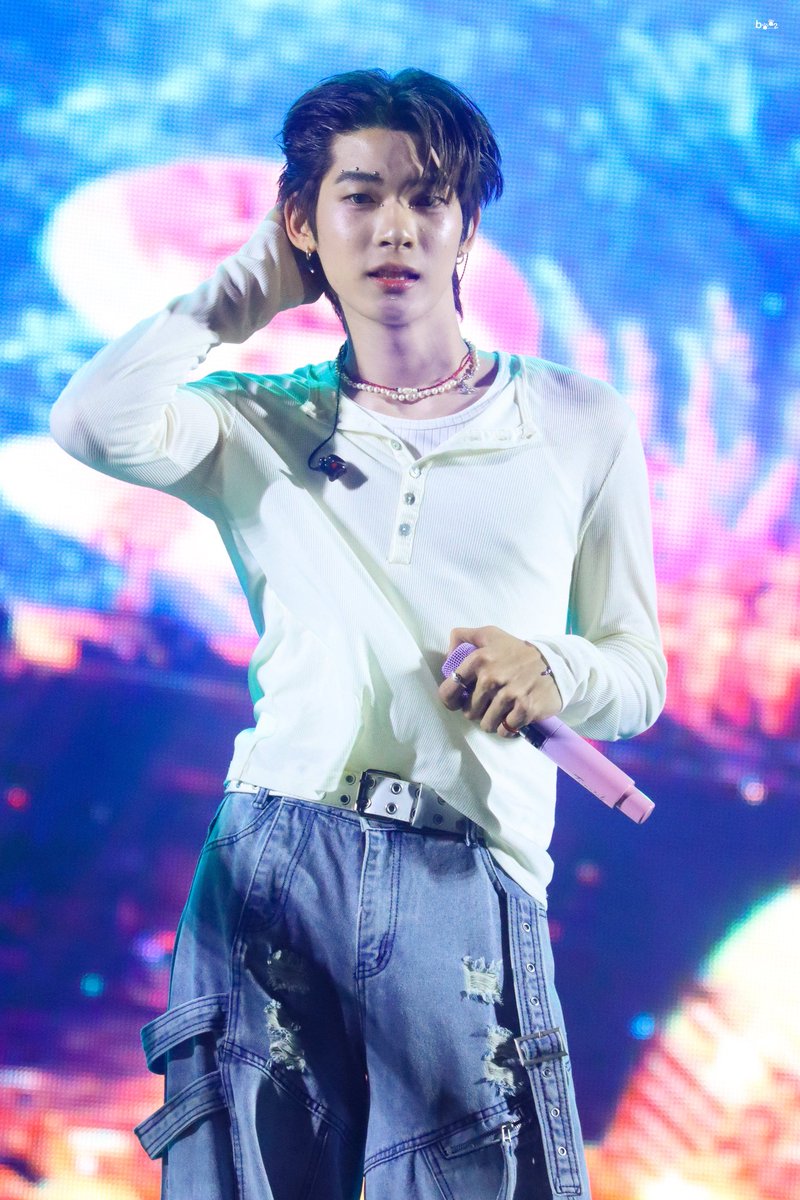 ถูกกกกก เพราะยัยเด้กนี้มานสวยมากจริงๆ แล้วชีไม่รู้ตัวด้วยนะว่าชีโซ๊ะขนาดนี้