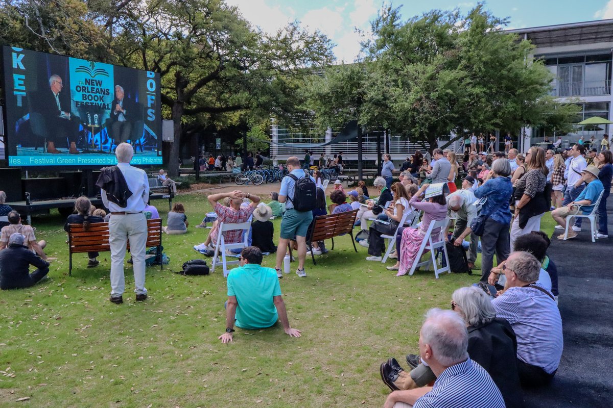 tulanealumni's tweet photo. Bookending the Weekend 

We're ready to relive every moment of @NOLAbookfest. Such an incredible time seeing all the booklovers connecting with their favorite storytellers on the Uptown campus and all around the city.

📰: https://t.co/mLpKsa8wyj https://t.co/8RCqz7V40S