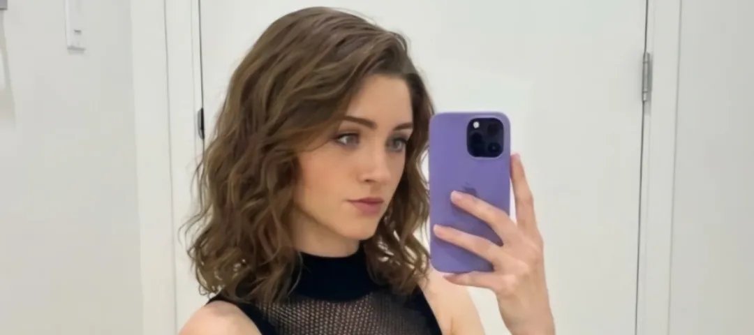 azeem_0079's tweet image. Give a like to Natalia Dyer, or have a terrible 2026
