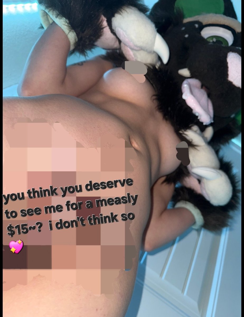 queenofsends tweet media