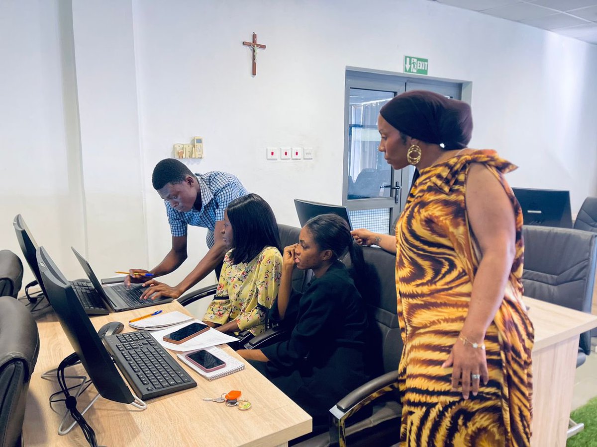 global_sdr6835's tweet photo. At SDR Global, learning goes beyond theory — it’s practical, interactive, and hands-on.
Our trainees don’t just learn sales, they practice it and build real confidence.
Looking to hire an SDR or build a sales team? Contact us.
#SDRGlobal #SalesTraining #SalesDevelopment https://t.co/g965iyTYUt