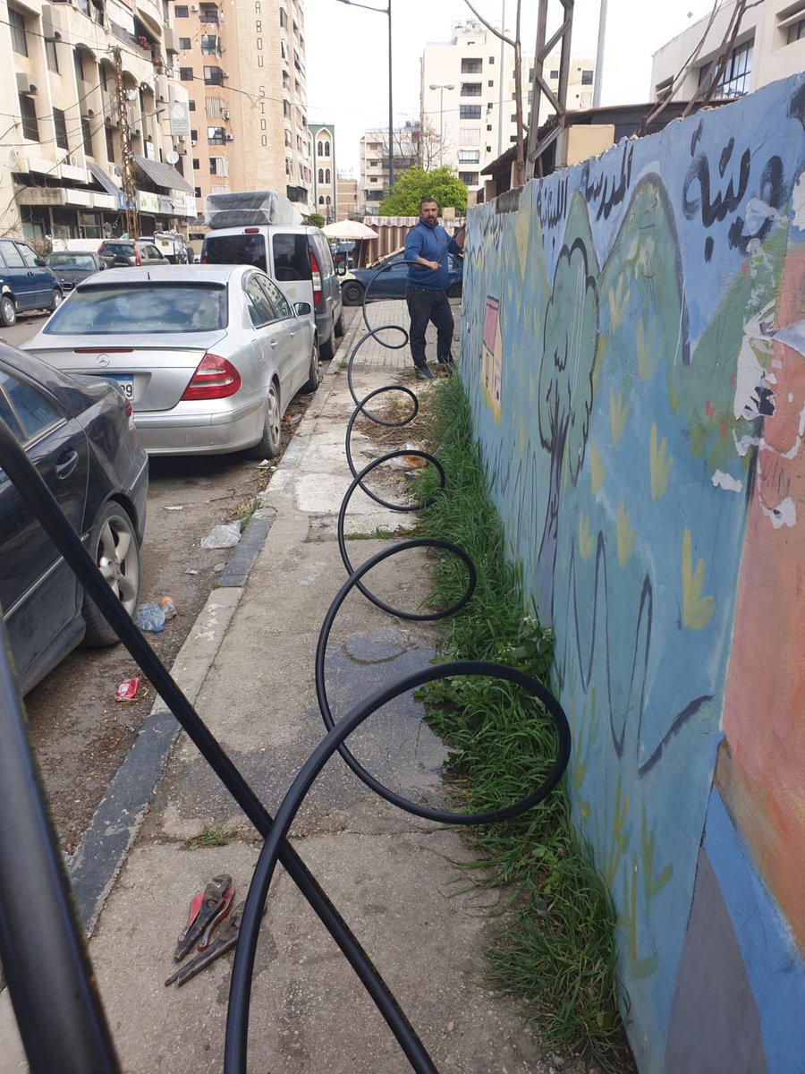 #مؤسسة_مياه_لبنان_الجنوبي | دائرة مياه #صيدا
فرق المؤسسة تنجز استحداث خطي توزيع لمراكز الايواء في المدرسة #الكويتية والجامعة اللبنانية - كلية #العلوم وتؤمن المياه للأهل المستقرين فيهما.