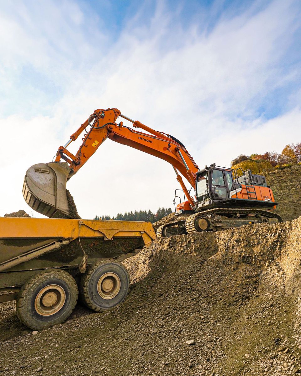 Hitachi Construction tweet media