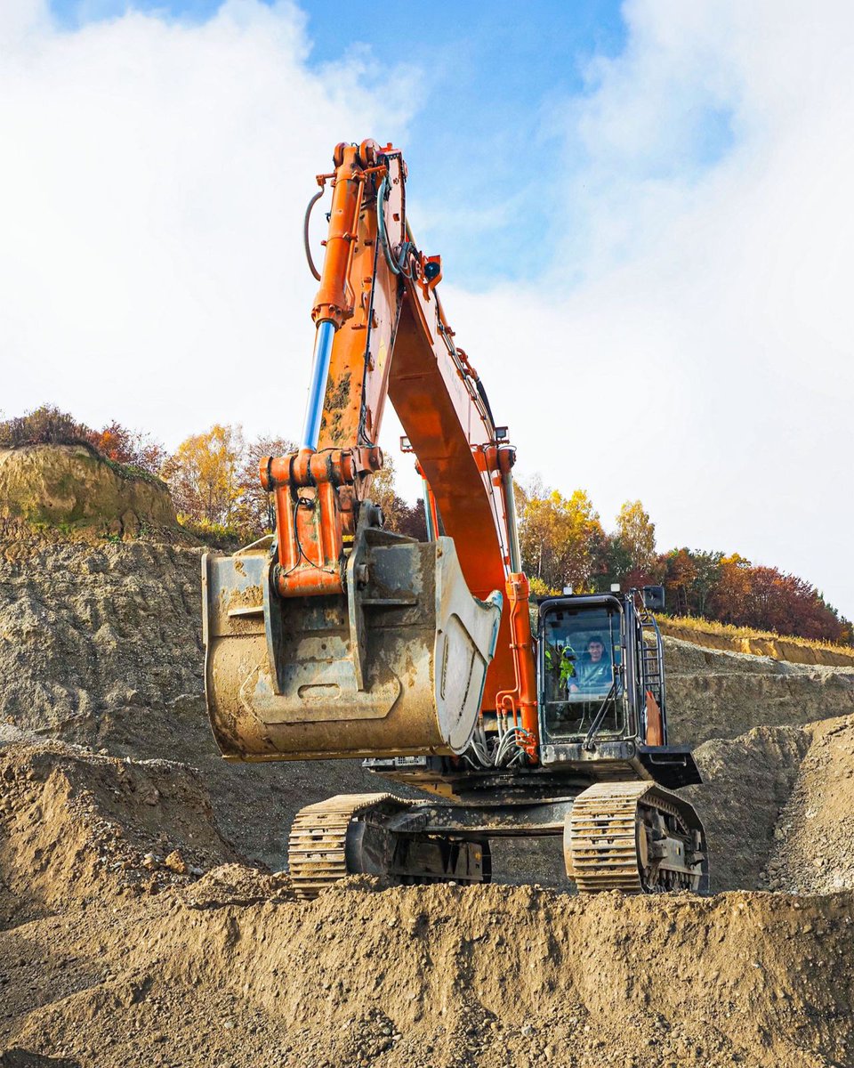 Hitachi Construction tweet media