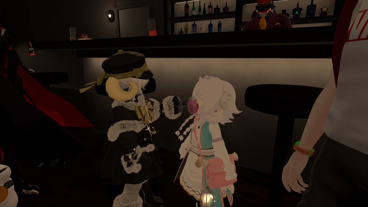 A hooded figure/ 'レヴィン' tweet media