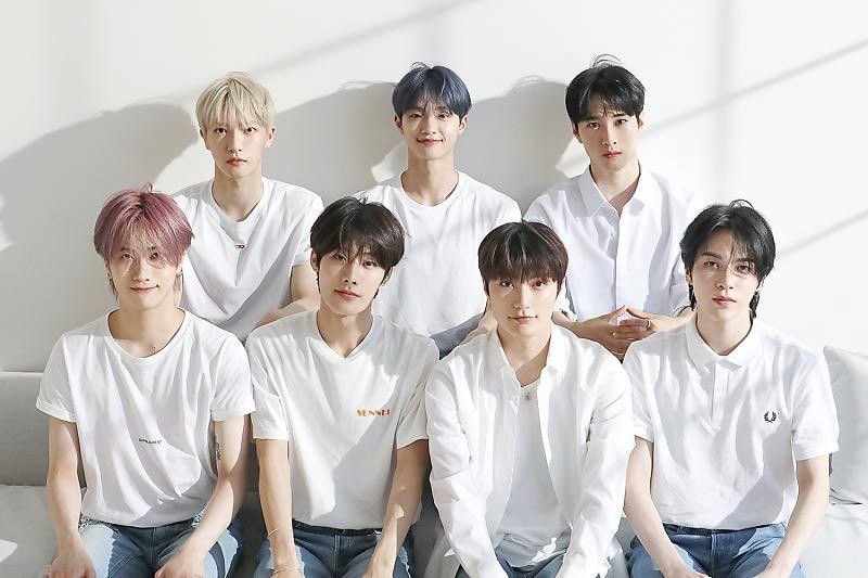 s_kotoro's tweet photo. #MIRAE
5周年おめでとう🩶💜🤎💙🩵💚🧡
これからの未来も7人&amp;NOWは一緒❤
#미래소년
#ミレ
#未来少年 https://t.co/TEZdwZbqdF
