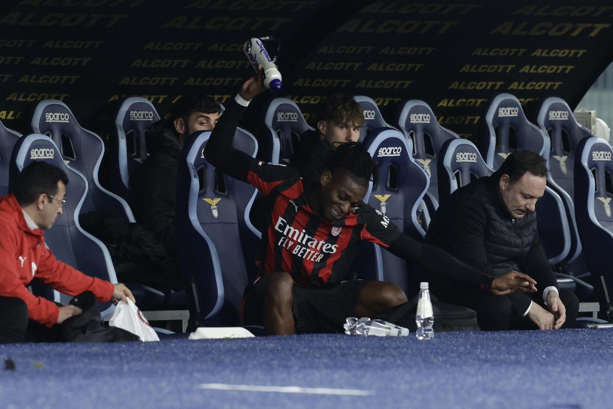 Sleeper AC Milan tweet media