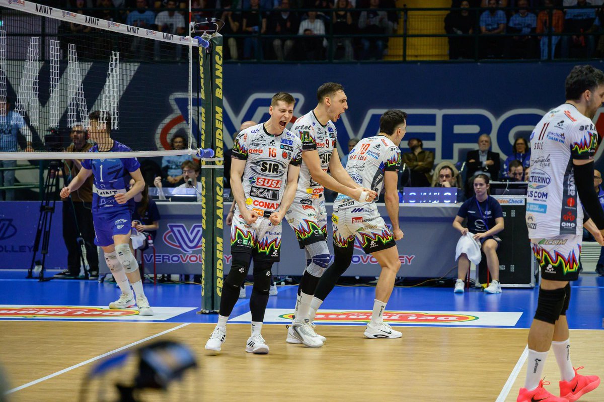 SIRVolleyPG's tweet image. Verso Gara 3️⃣…

Mercoledì 18 marzo alle 20:30 il terzo atto della serie.

sirsafetyperugia.it/new/testa-a-ga…

#BlockDevils