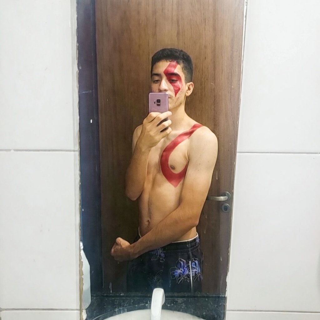 Andrexzycs's tweet photo. Fui convidado para fazer o live action do god of war, gostaram?kkkk https://t.co/qgzw24hhBH