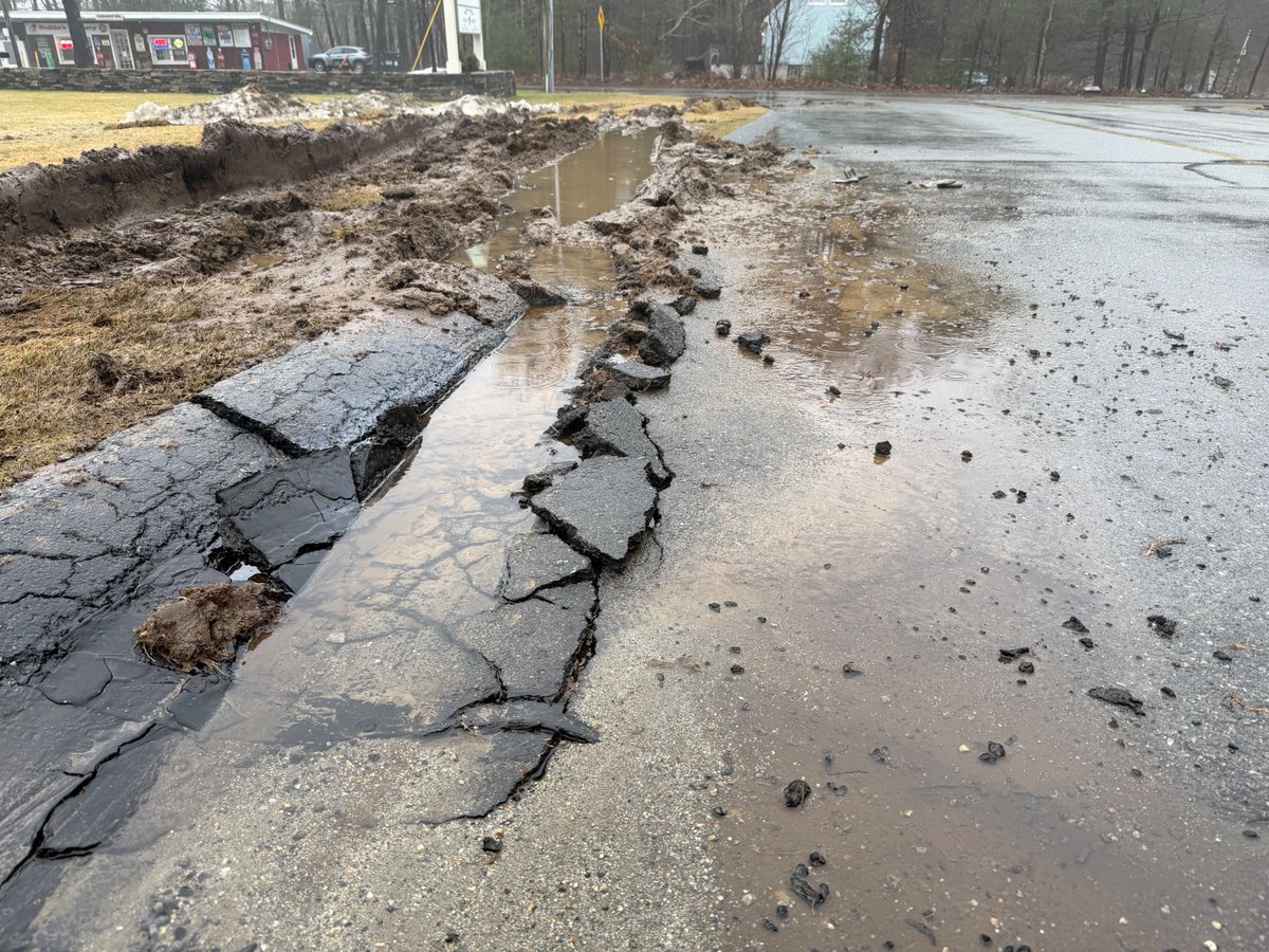 Died2Save's tweet photo. @Shelley_Simpson @jbhunt360  Three weeks before Easter,  the biggest day for most churches and a driver tried to do a Uturn at out church and destroyed the pavement, sprinklers, and the lawn... We have three weeks.... Please help 🙏 https://t.co/f1J8IlFbhV