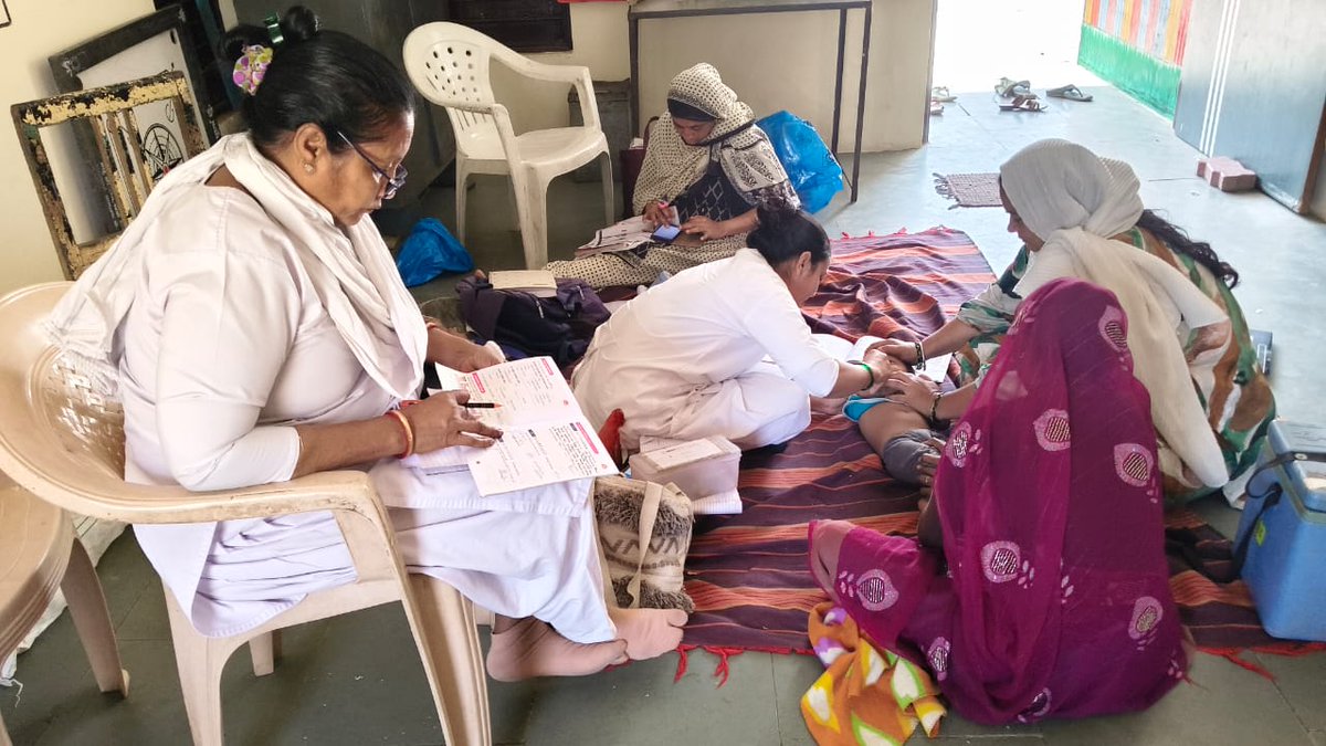 આજ રોજ પ્રાંતિજ તાલુકાના સેજામાં રાષ્ટ્રીય રસીકરણ અભિયાન અંતર્ગત mr વેક્સિન ના ડોઝ ફેક્ટરી/ ઇટવાડા અને અંતરિયાળ વિસ્તારમાં મોબાઈલ વાન તેમજ સેશન સ્થળે વેક્સિન આપવામાં આવ્યુ. તાલુકા હેલ્થ ઓફિસ પ્રાંતિજ