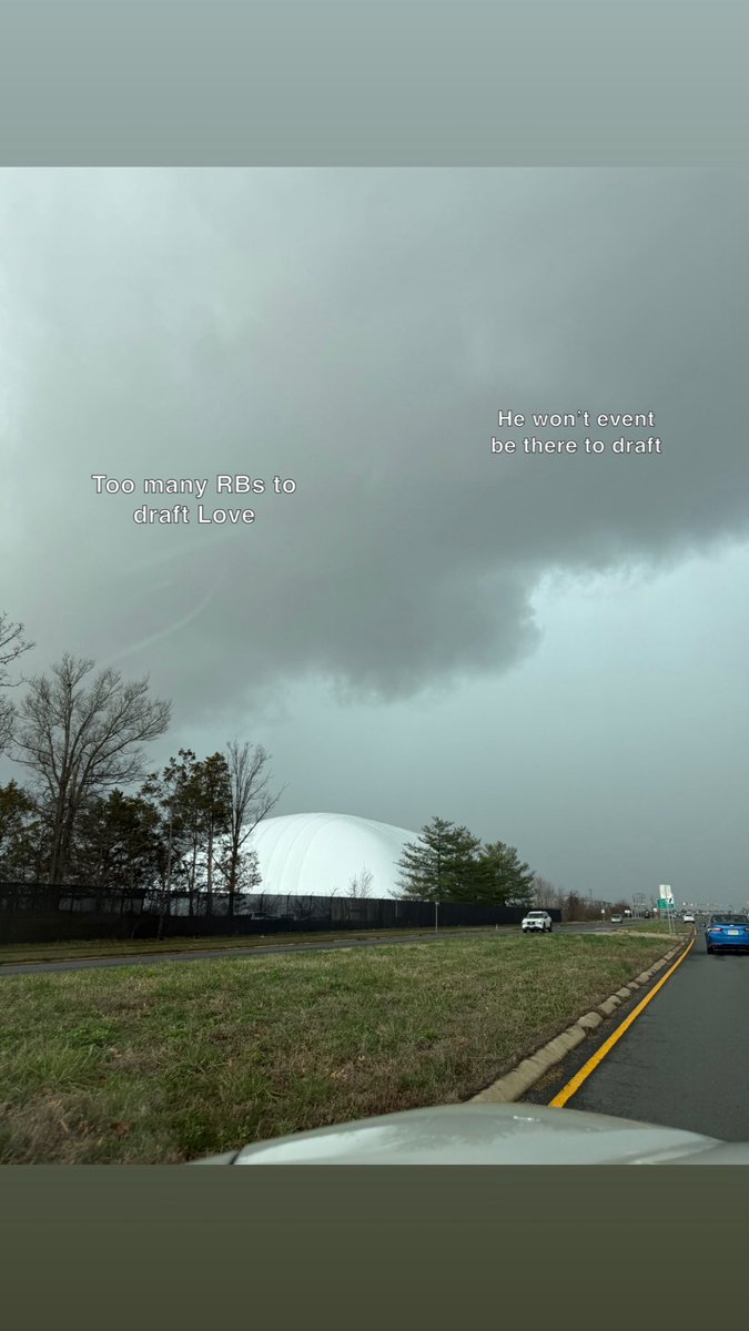 adamsPeter_'s tweet photo. Two crazy storm clouds over redskins park!! #skyguy @JPFinlayNBCS https://t.co/62k8nsnJrR