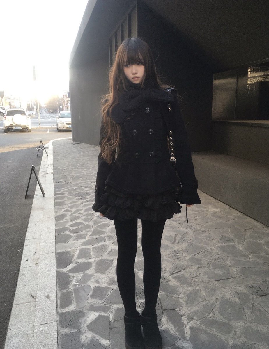 satorii1999's tweet photo. my style if i actually had somewhere to go lol https://t.co/Z3C9aKZOa0
