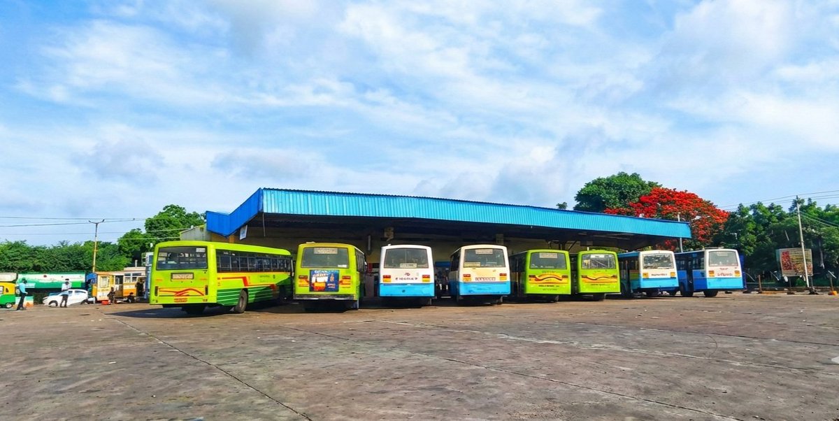 allaboutraibag's tweet photo. Raibag Bus Stand: New Platform Organization. 
📍 PF 1–7: Express,Interstate &amp; Non-stop
📍 PF 8–12: Ordinary &amp; Terminating services
A systematic approach to managing our transit hub.
Great to see this level of order for commuters.
#Raibag #KSRTC #PublicTransport #Karnataka https://t.co/tiuvPy5AVa