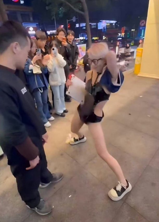 Emperor Weiyin tweet media