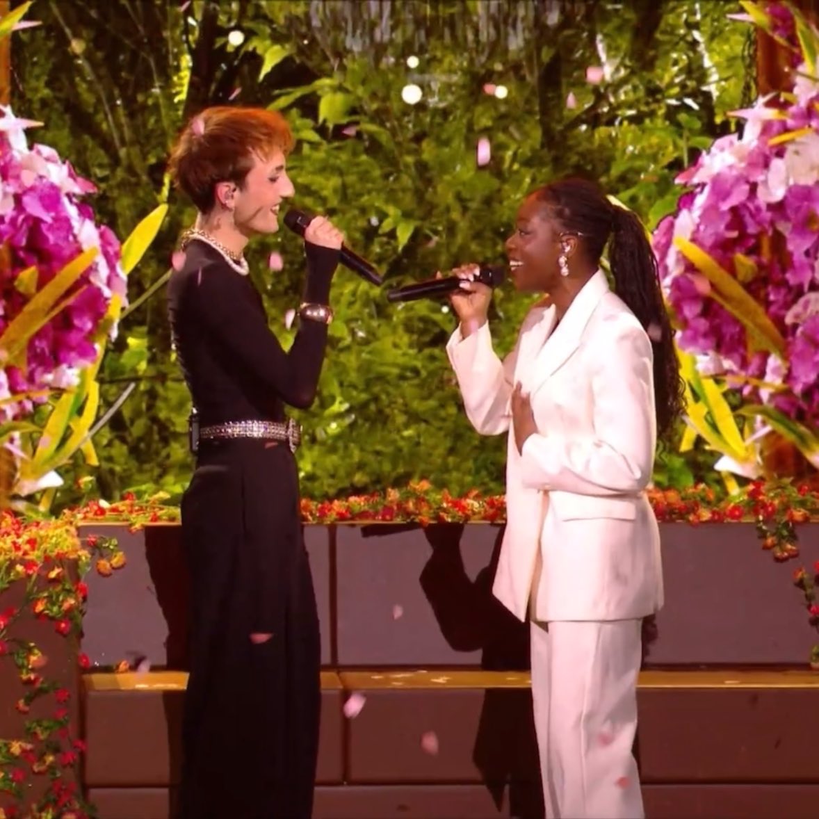 _LxMxA_'s tweet photo. jon nous avons besoin du duo mélissa/ambre sur « tant pis pour elle » et sarah/victor sur « listen to your heart ».

#staracademy #staracademytour2026 #staractour https://t.co/R96j7BEcM5