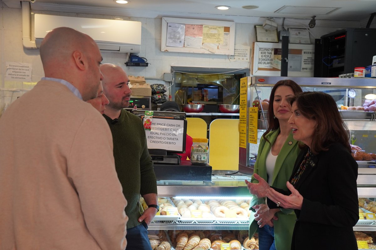 Kathy Hochul tweet media