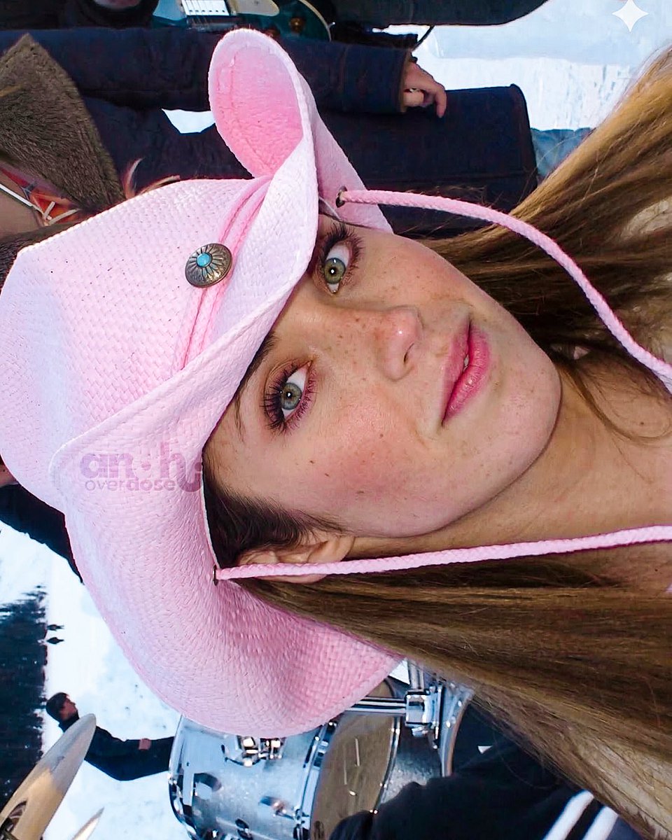 Anahi Overdose tweet media