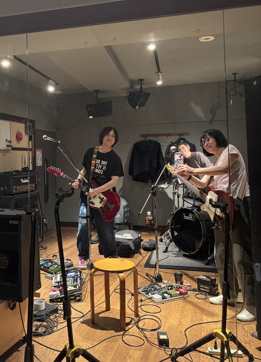 マロニー tweet media