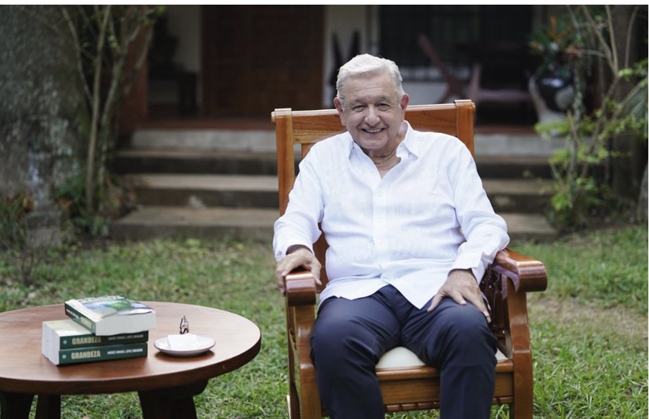 🔵#Twiteratti                                                                                                                                            La fachiza mexicana todo el tiempo está moliendo con que “López” se esconde, pero cuando se les aparece salen llorando