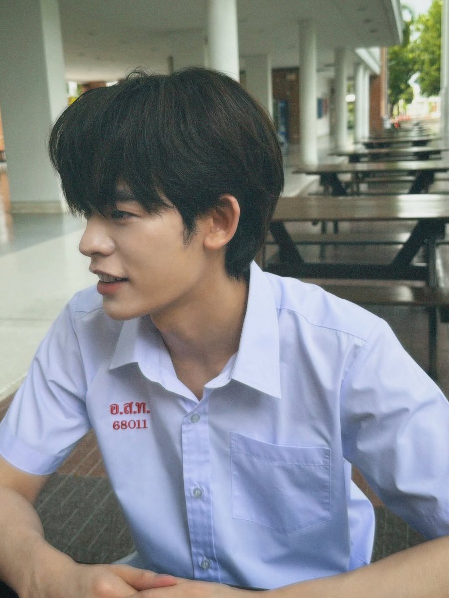 Porsuppakarn开学照：校服侧颜杀