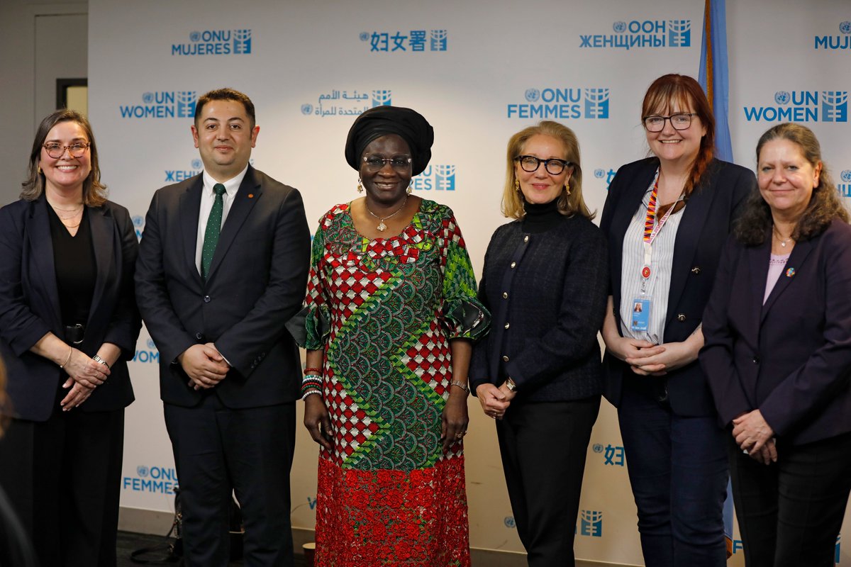 ILO_NewYork's tweet image. At the Equal Pay International Coalition (EPIC) #CSW70 event, @ColonjuwonILO underscored that closing the gender pay gap is both a social justice imperative and an economic necessity. It is about dignity, fairness &amp;amp; justice!
#EqualPay #EPIC #decentwork