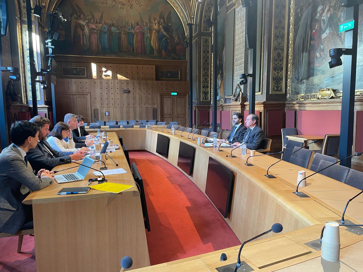 Embajada de Chile en Francia tweet media