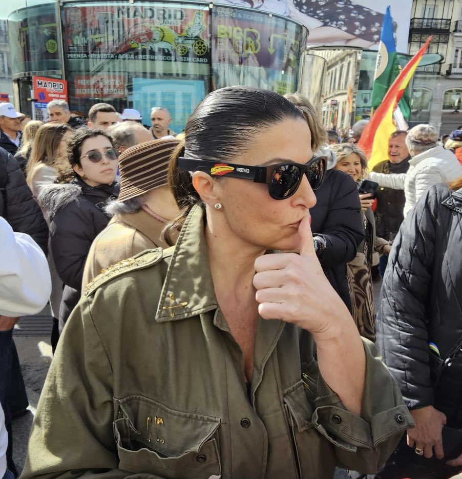 Macarena Olona tweet media