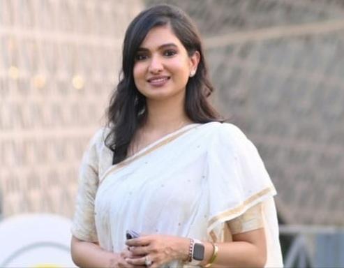 ये मोहतरमा हैं Sofia Firdaus जो बाराबती कटक से कांग्रेस की विधायक हैं।

आज राज्यसभा के चुनाव में सोफिया फिरदौस ने BJP के पक्ष में क्रॉस वोटिंग करके सबको चौंका दिया।

इनके अलावा ओडिशा में कांग्रेस के दो और भी विधायक थे जिन्होंने राज्यसभा चुनाव में BJP के पक्ष में वोटिंग की है।