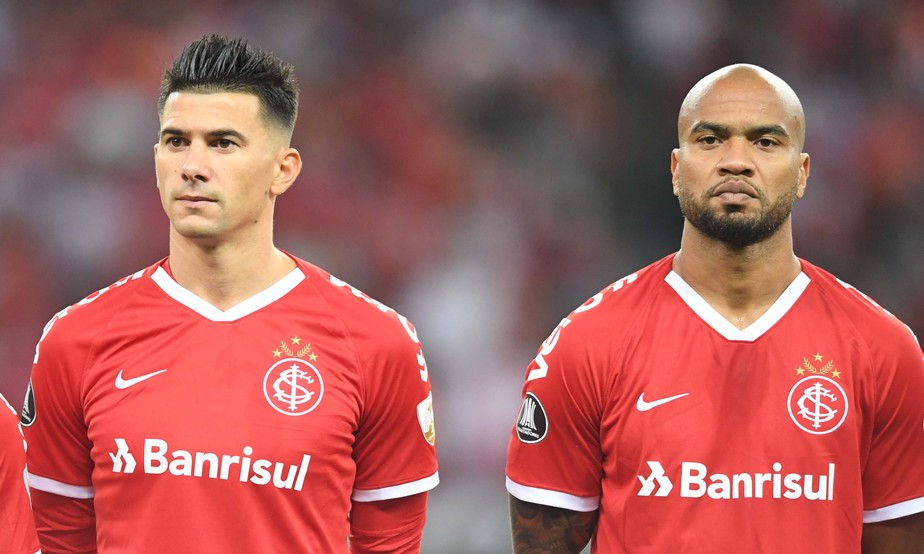 central_povo's tweet photo. Eu reclamava desta dupla de zagueiros, Rodrigo Moledo e Victor Cuesta.

Perdão. https://t.co/2V0ICCDEkb