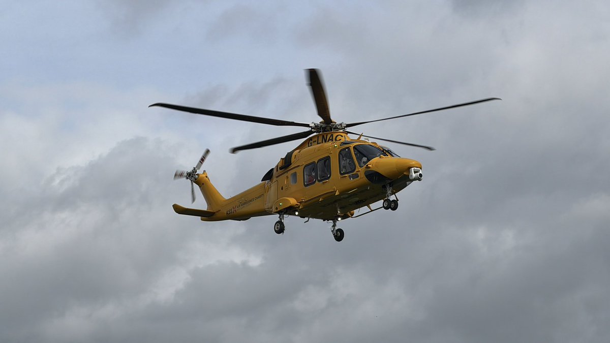 EchoDan11's tweet image. #Battle - Lower Lake off the high street - the road is closed due to incident involving a mobility scooter -  person taken to hospital by air ambulance @SussexTW @brightonargus @EastSussexNews @BBCSussex @bbcsoutheast @HastingsObs
