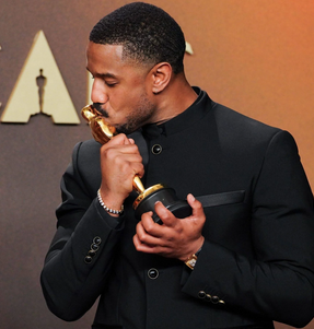 ElchaldeLizz's tweet photo. Continuamos con la noche de los #Oscars2026.
#MejorActriz, Jessie Buckley (Hamnet)
#MejorActor, Michael B. Jordan (Sinners)
#MejorPeliculaAnimacion, Las guerreras K-pop
#MejorCanciónOriginal, Golden-#EJAE, #AudreyNuna, #ReiAmi
#KoreanSingers #OscarAwards #OscarMovies #Winners https://t.co/5tMCY8wtpG