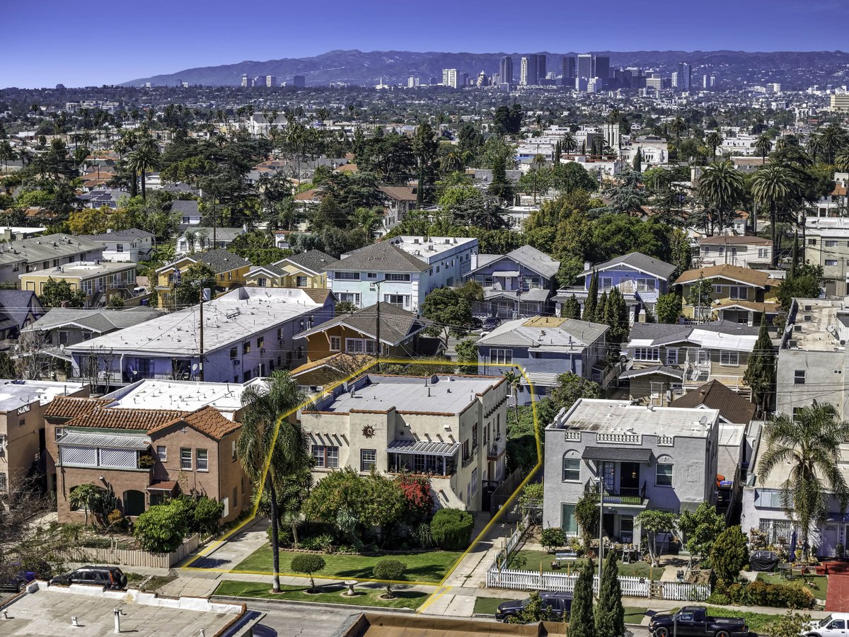 Just Listed
Duplex, Mid-City, Los Angeles
CLAW MLS# 26663645
One Unit Available for an Owner/User
#Multifamily #Apartments #RealEstate #LosAngeles #MidCity #ReTwit