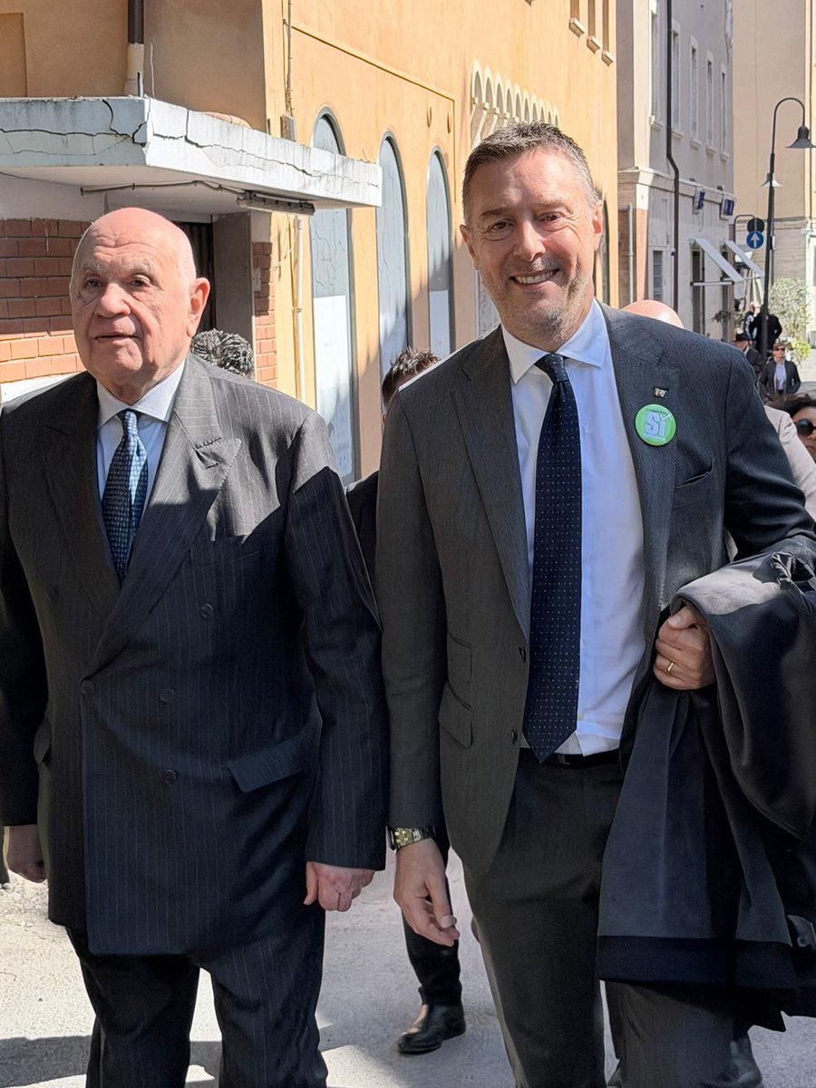 Questa mattina abbiamo avuto l’onore di accogliere il Ministro della Giustizia Carlo Nordio 🇮🇹
Un momento di confronto importante per parlare di riforma della giustizia e spiegare ai cittadini le ragioni del 𝐒𝐢̀ al referendum del 22 e 23 marzo⚖️
#referendum #votasì