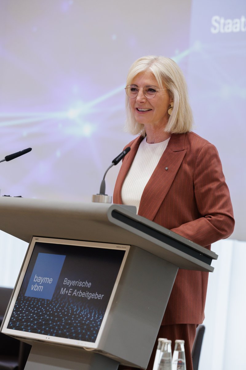 Bayerisches Sozialministerium tweet media