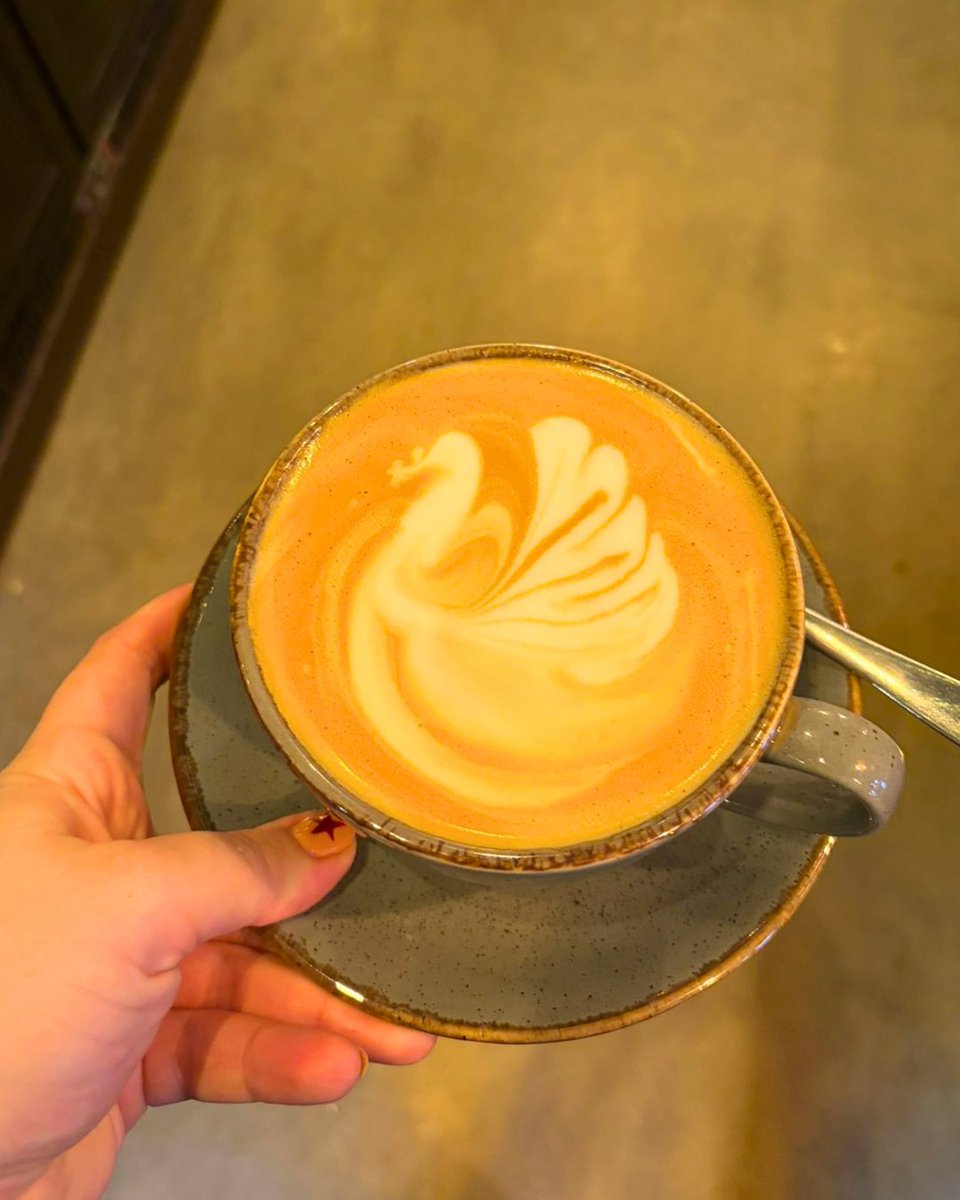 A lovely #latteart swan! 🦢☕
We're getting good at these... 😀